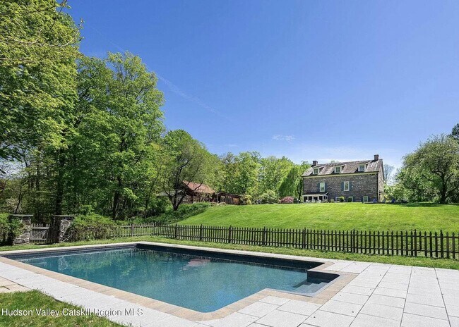 48 Oak Rd