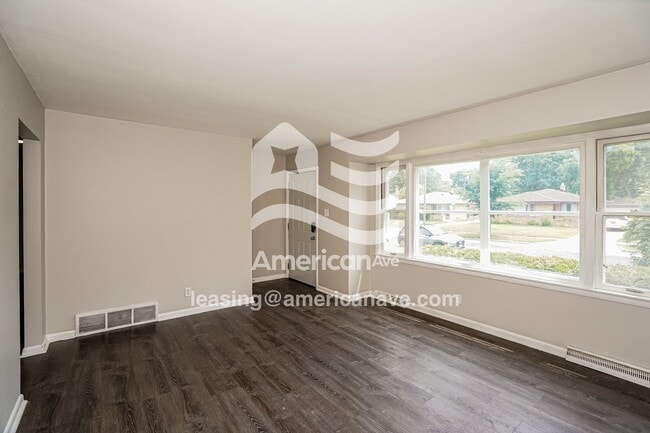 Photo - 5251 N 83rd St
