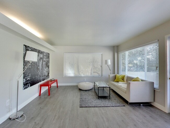 Photo - 245 Lee Street