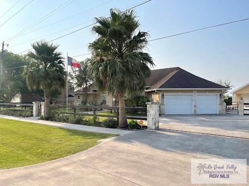 Photo - 215 Henderson Rd