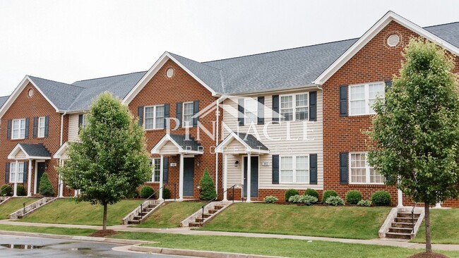 Photo - 104 Colonnade St