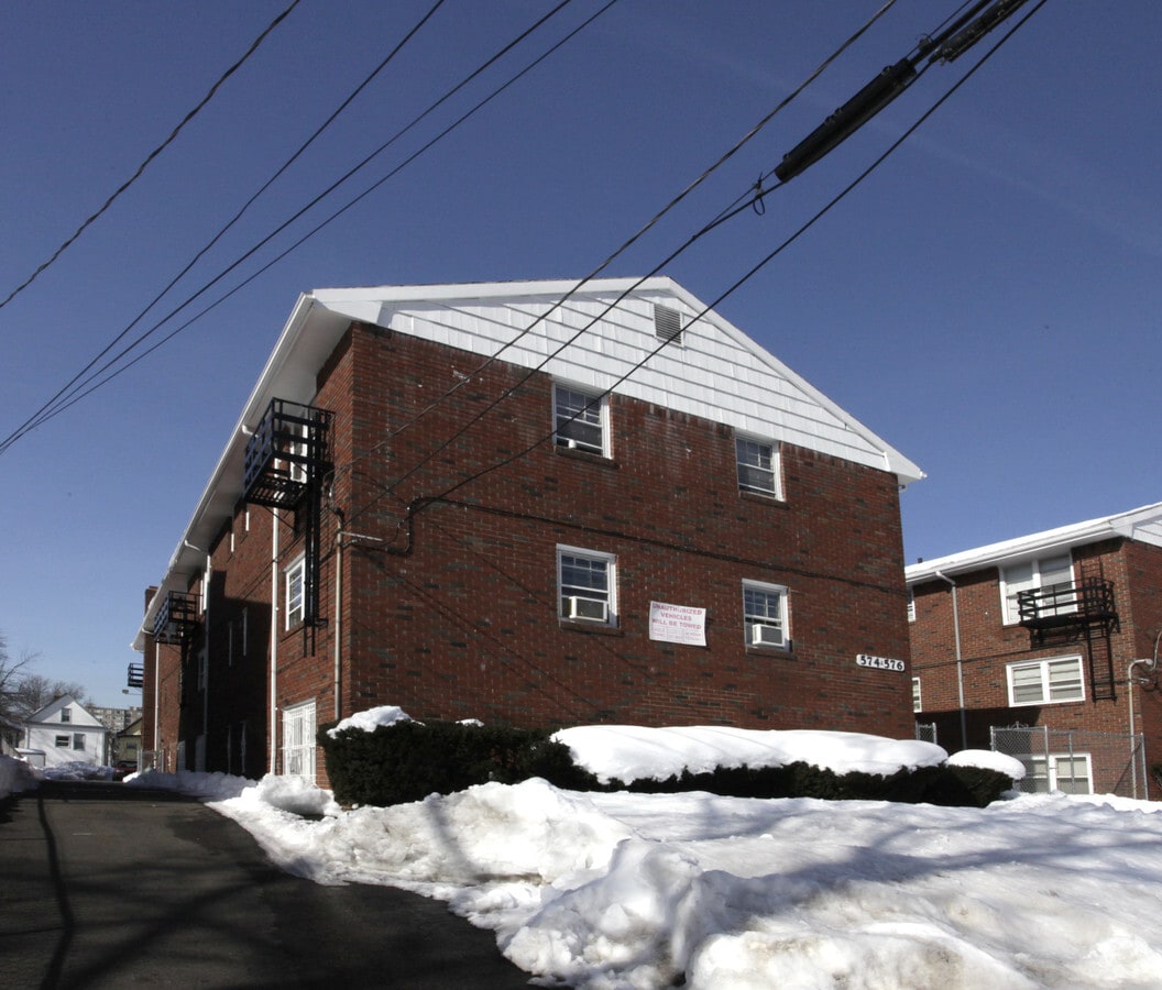 Photo - 574-576 Jefferson Ave Apartments