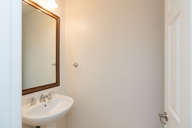 Photo - 2656 Escala Cir