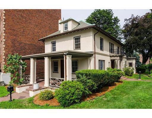 Building Photo - 2 Braemore Rd Unit 1