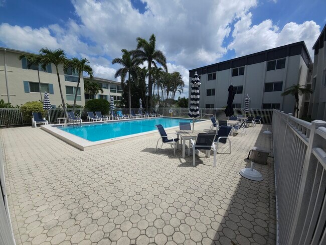 Photo - 1930 Gulf Shore Blvd N Unidad D102