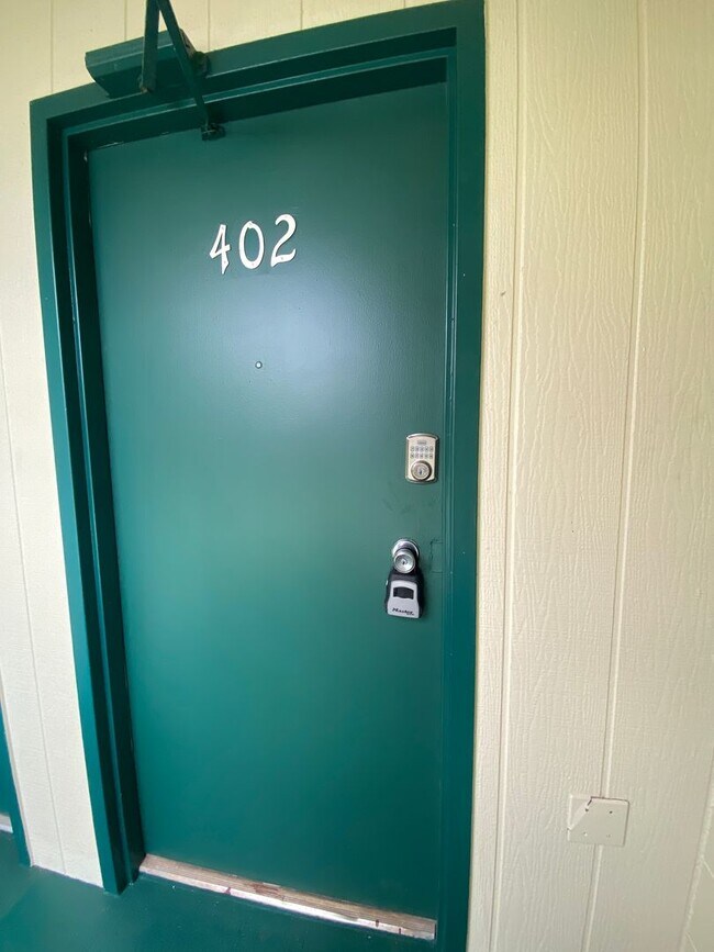 Photo - 025RIV Unit 402