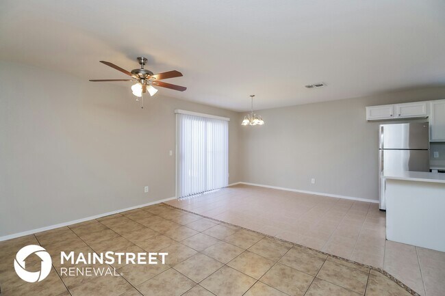 Photo - 6242 W Illini St