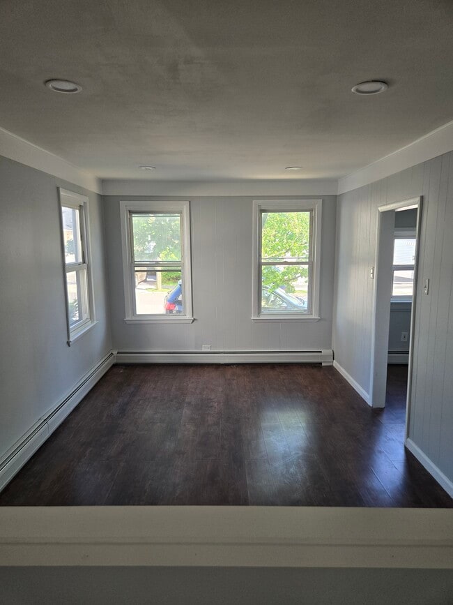 Building Photo - 281 N 11th St Unit 1