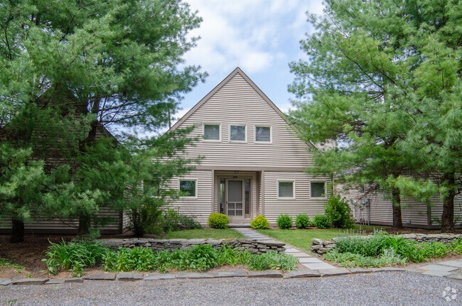 Building Photo - 332 Arcadia Dr Rental
