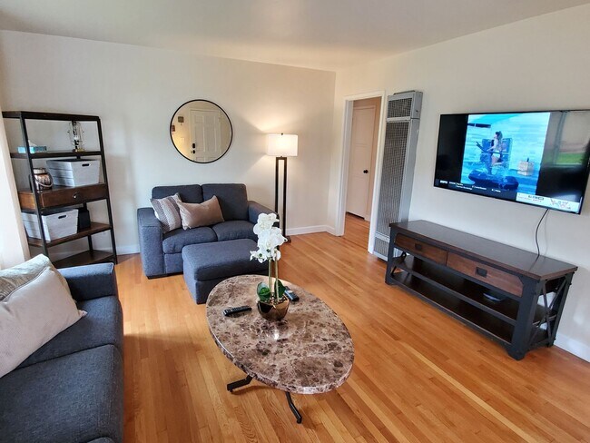 Photo - 1558-1564 Ebers St Unit 1564