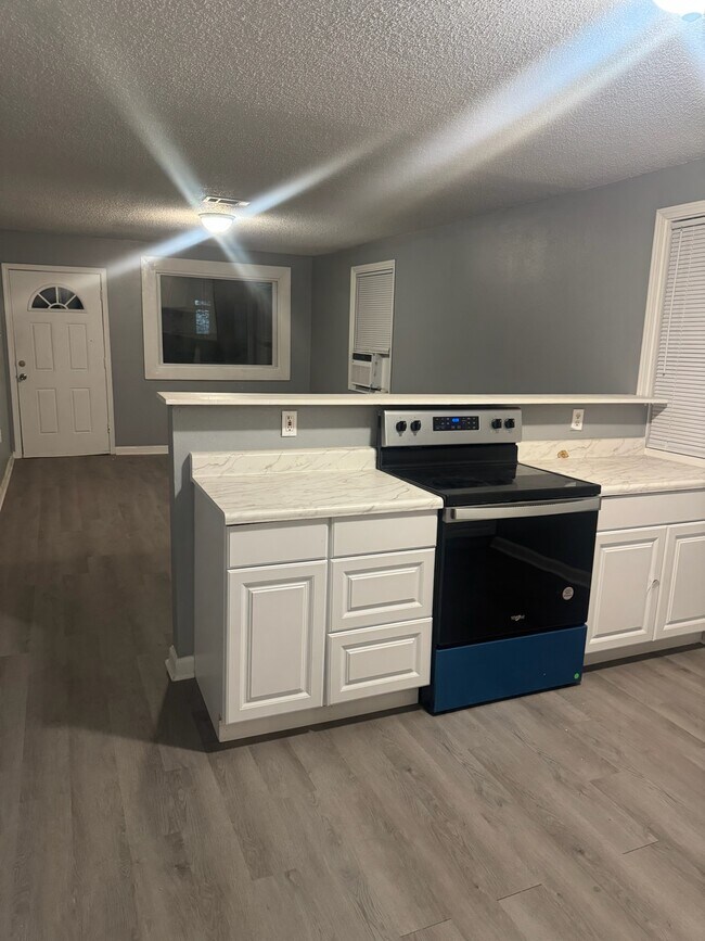 Photo - 516 S Hennessey St Unit 516 S Hennessey St