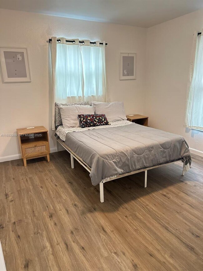 Photo - 4600 SW 9th Ave Unit A