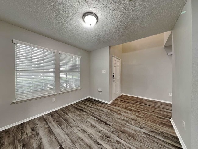 Building Photo - 1013 Manassas Dr