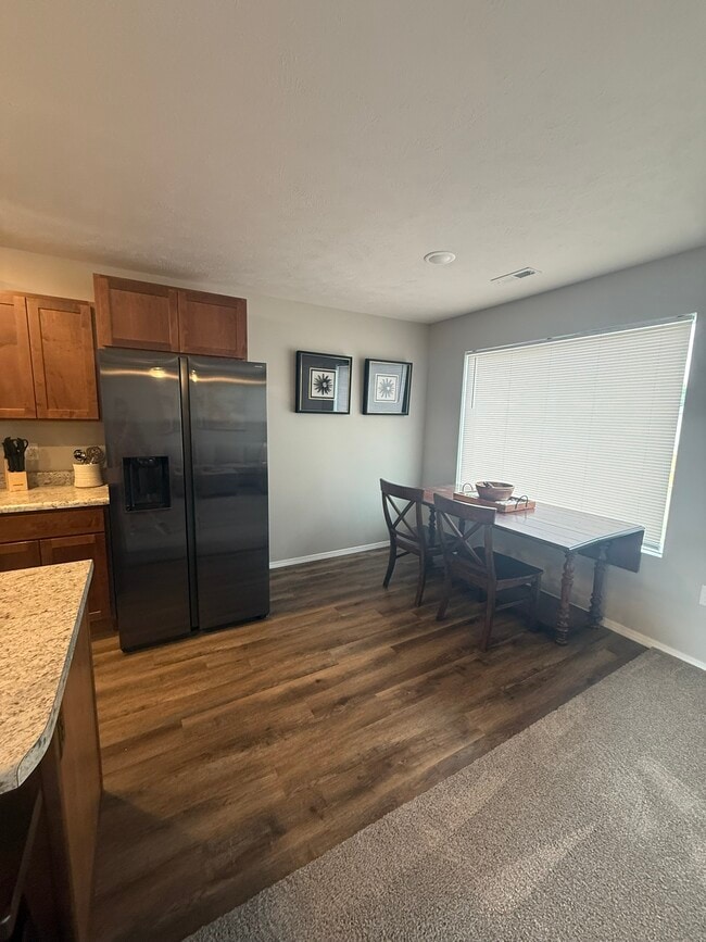 Photo - 129 Silver Maple Dr