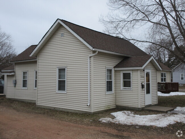 Building Photo - 1101 Rogers St Rental