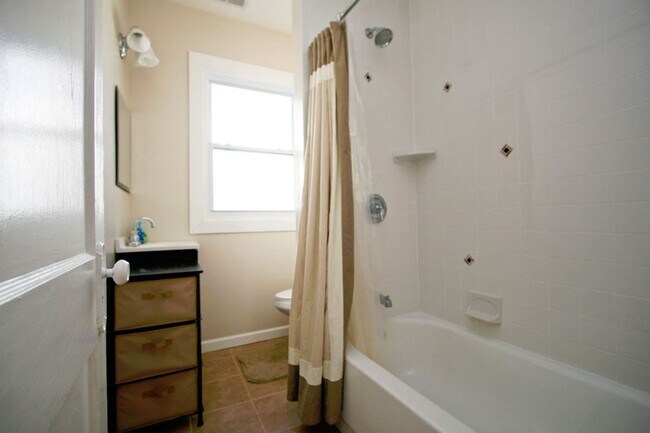 Photo - Lysle Unit 2418