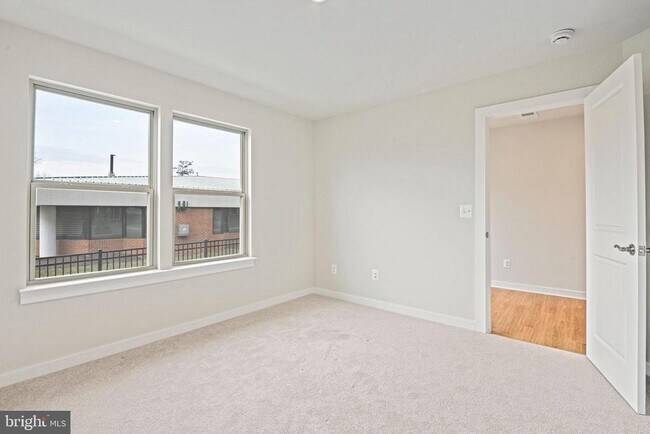 Photo - 2172 Glacier Rd