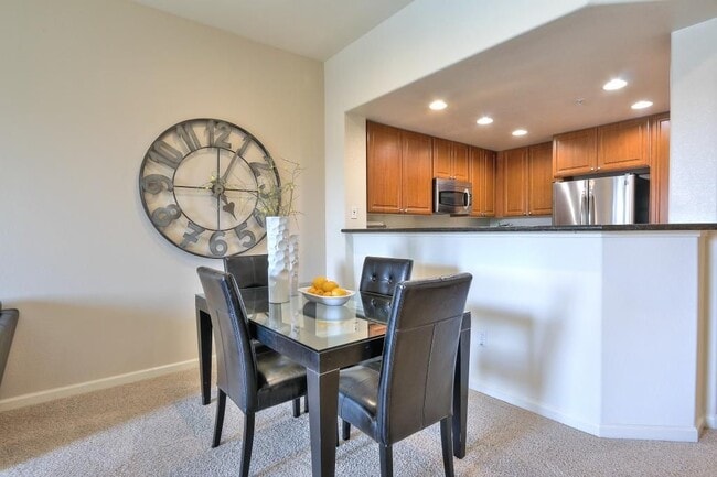 Dining space - 1883 Agnew Rd Unit 440