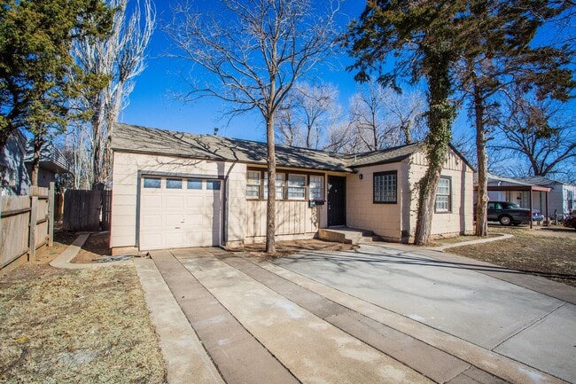 Building Photo - 2408 32nd St