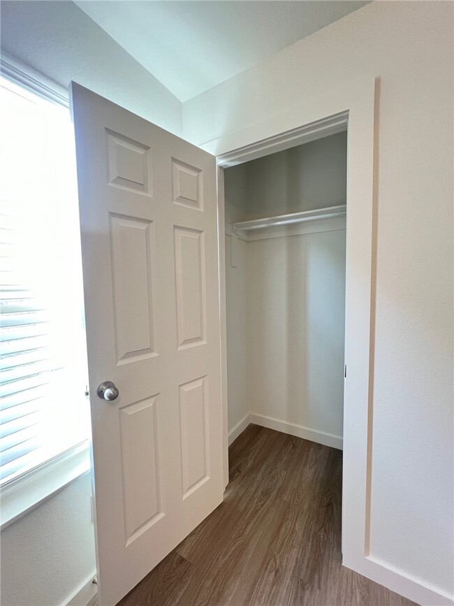 Building Photo - 609 NW 69th Ave