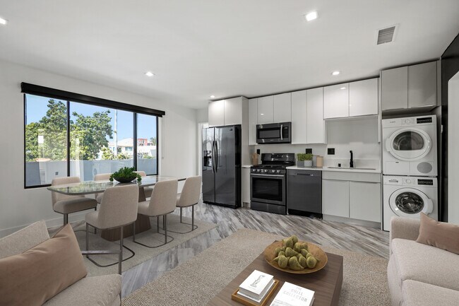 UNIT 5 - AVAILABLE NOW - 955 N. Oxford Ave.