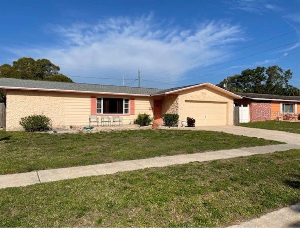 Photo - 1884 Yale Dr