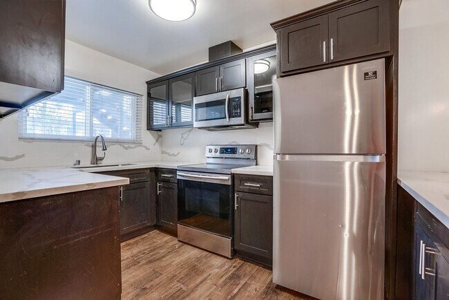 Photo - 621 E 99th St Unit 05