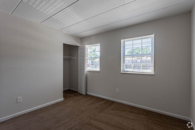2 Br, 1.5 Ba - 1,100 SF