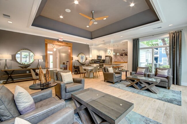 Photo - Lakeside Apartments