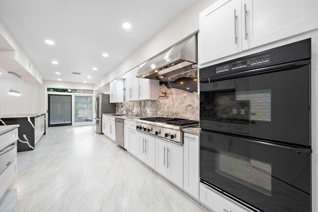 Photo - 1111 Potomac Dr