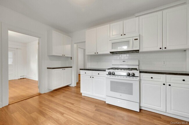 Photo - 437 Warburton Ave Unit 2