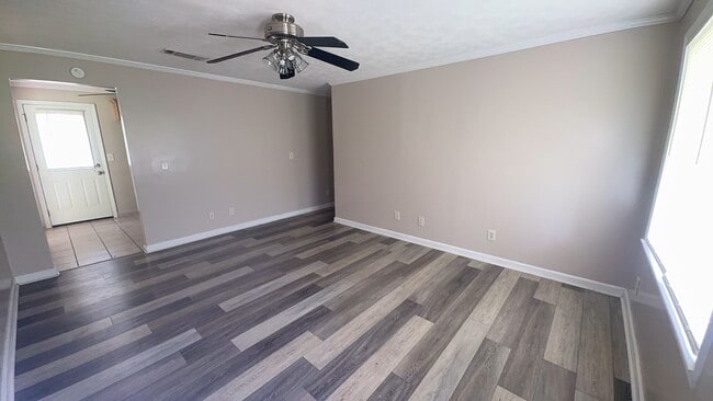Photo - 206 Webb Rd