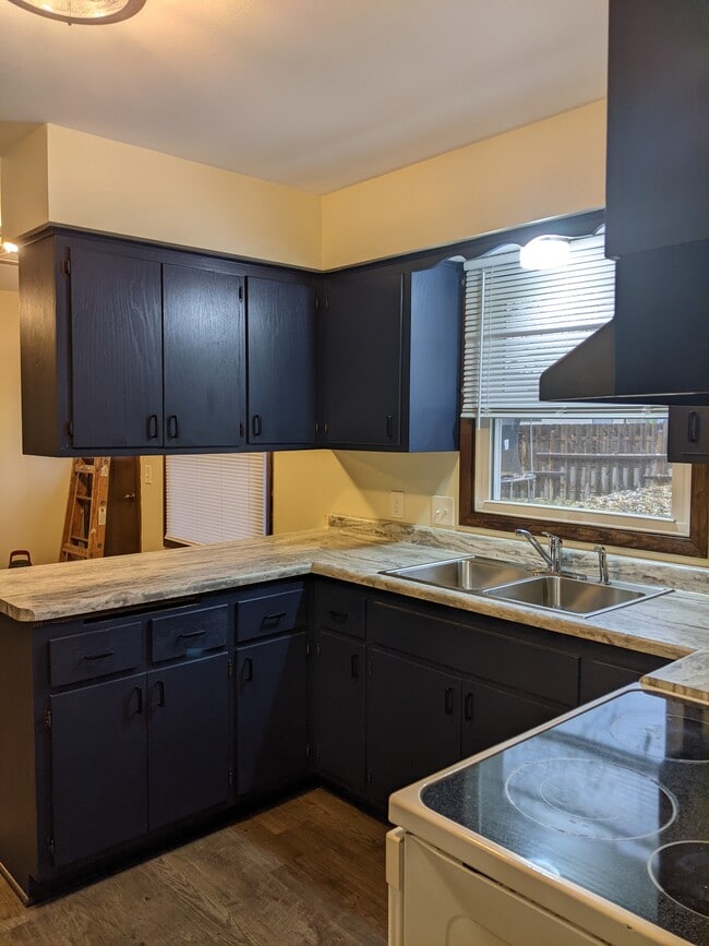 Kitchen - 314 Hartridge Dr