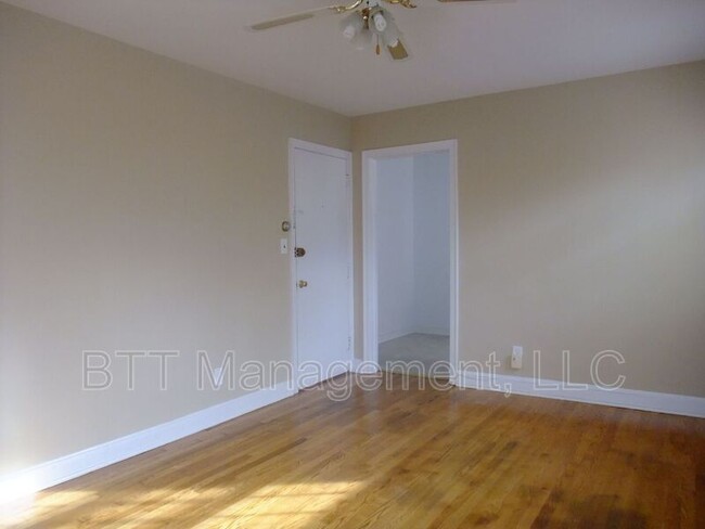 Photo - 8401 Greenwood Ave Unidad #5 Rental