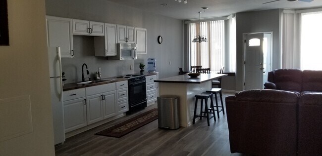 Photo - 1402 5th St Unit 1402