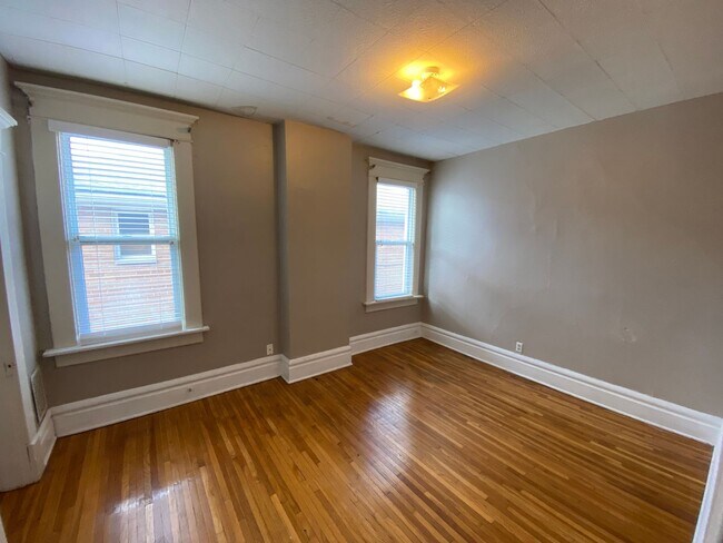 Photo - 1467 Worthington St Unit 1467 2