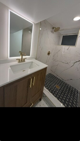 Photo - 3811 W 61st St Unidad G