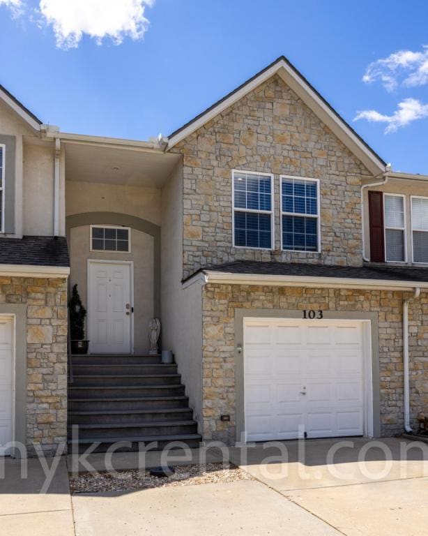 Building Photo - 1201 N Mart-way Dr