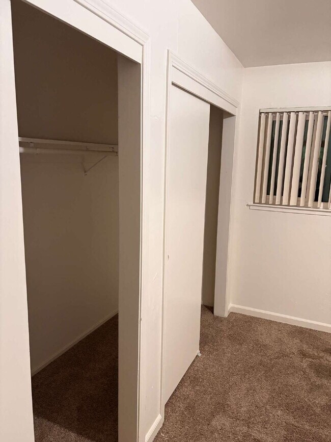 Photo - Updated interior - must see! Parking On Site - Laundry On Site Unidad C