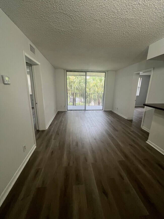 724 Executive Center Dr Unidad 38
