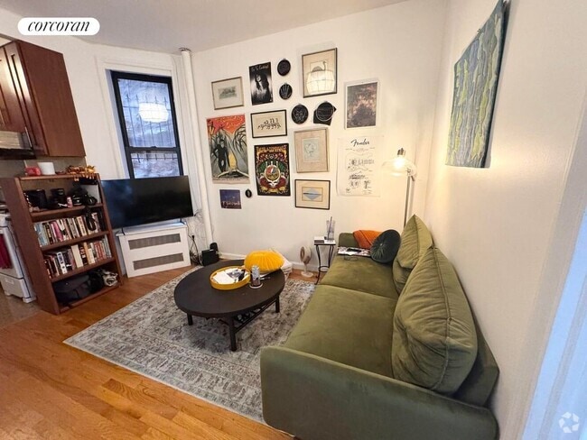 Building Photo - 172 Mulberry St Rental