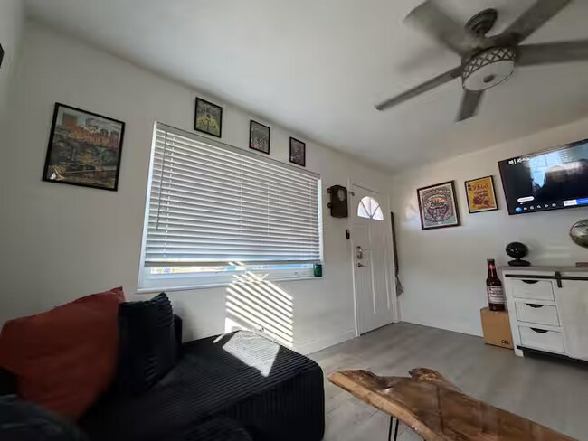 Photo - 5758 20th Ave N