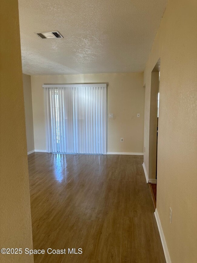 Photo - 236 Bristol Ct Unidad 236