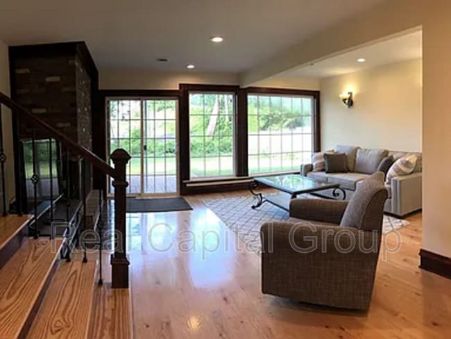 Photo - 91 Berkshire Blvd