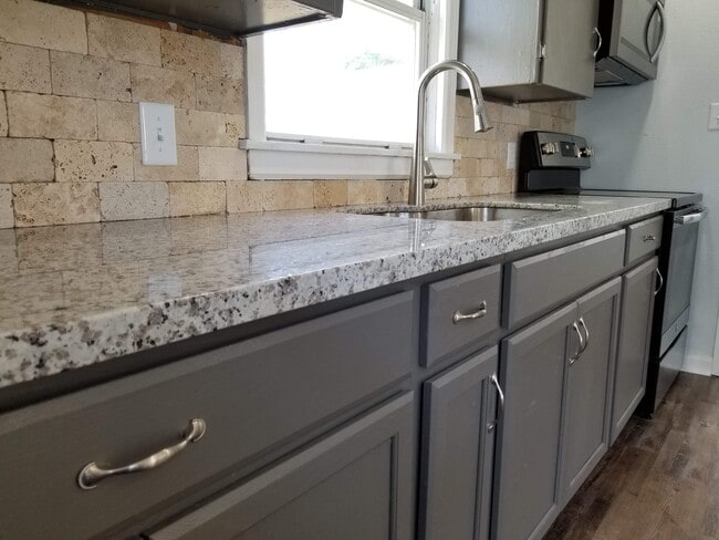 Photo - 328 Residence St