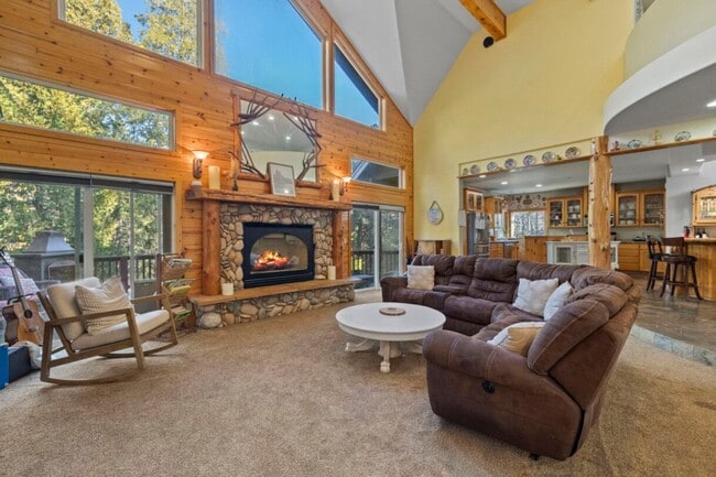 Photo - Beautiful large home on acerage