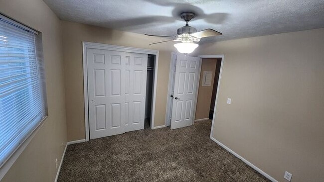 Photo - 707 N 90th St