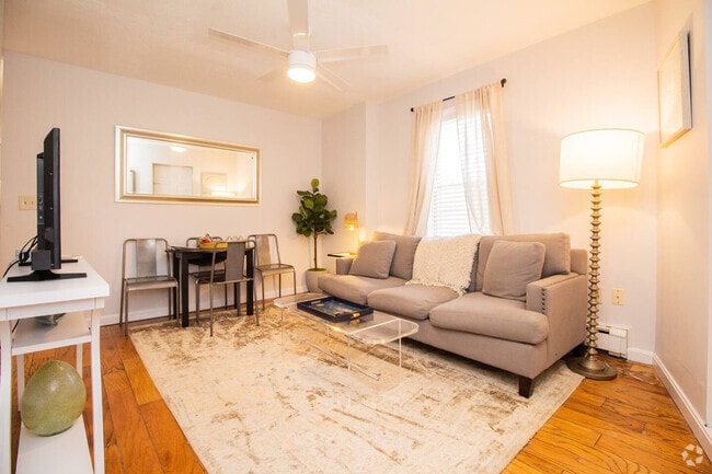 Building Photo - 1004 Tremont St Rental