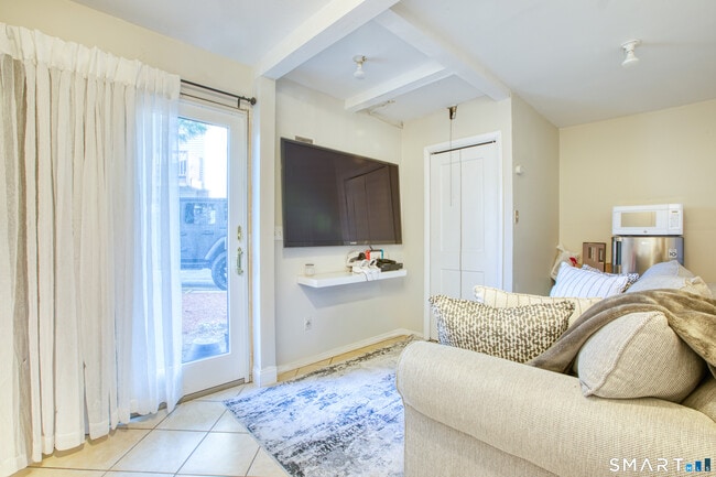 Photo - 60 Lawn Ave Unidad APT 20