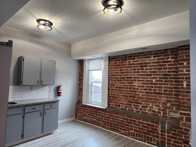 Photo - 109 N Kimball Ave